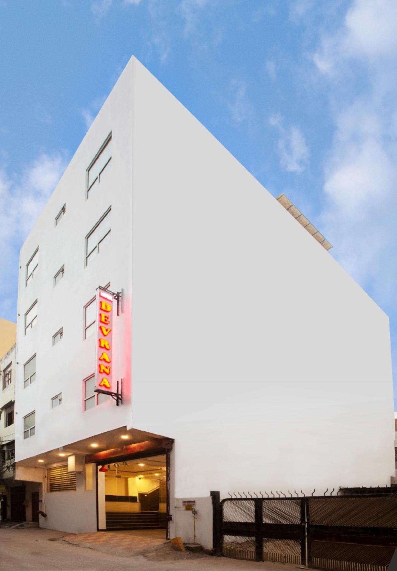 Hotel Devrana Delhi Airport New Delhi Ngoại thất bức ảnh